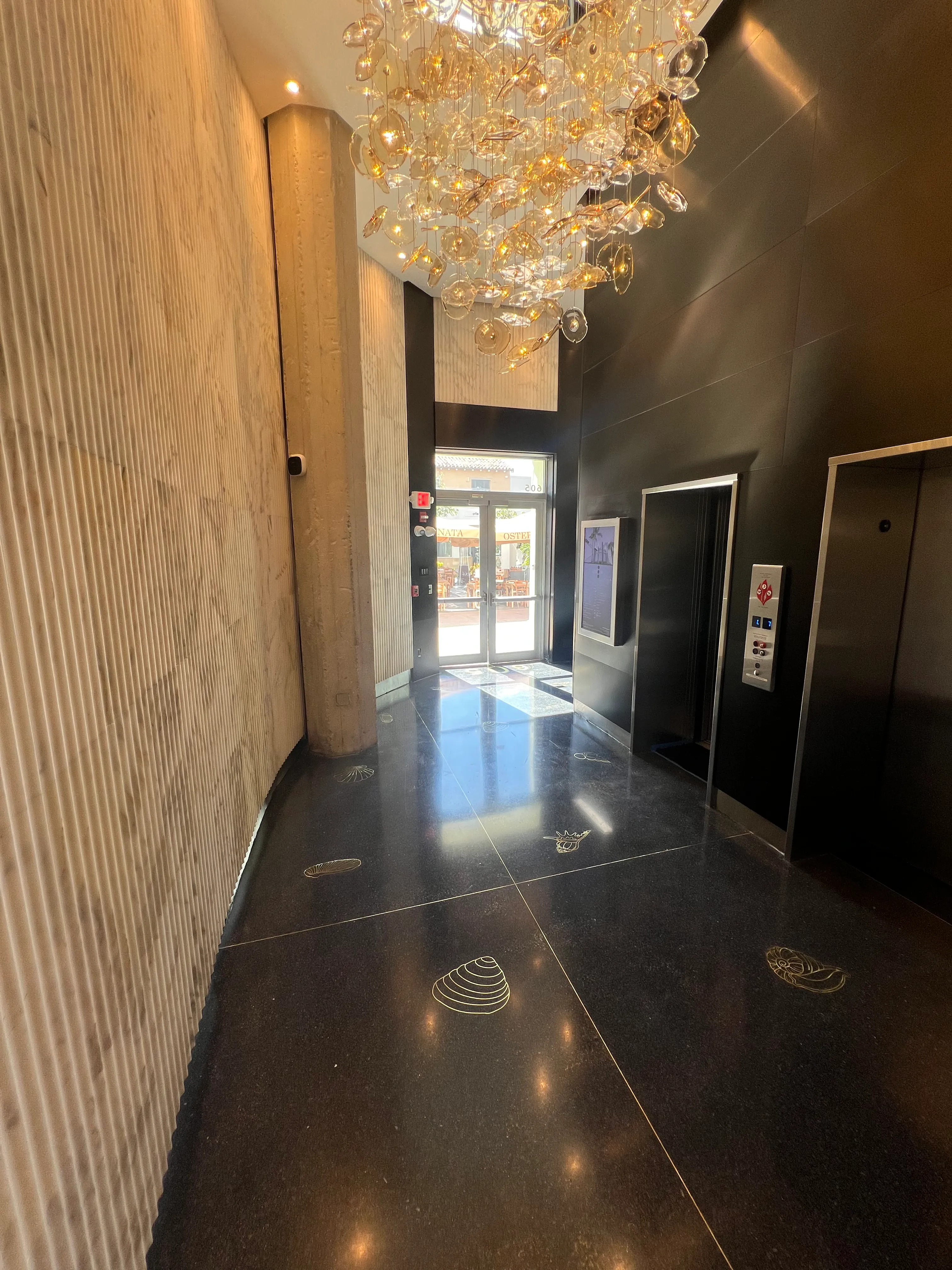 605 Lincoln Rd Lobby Photo 3